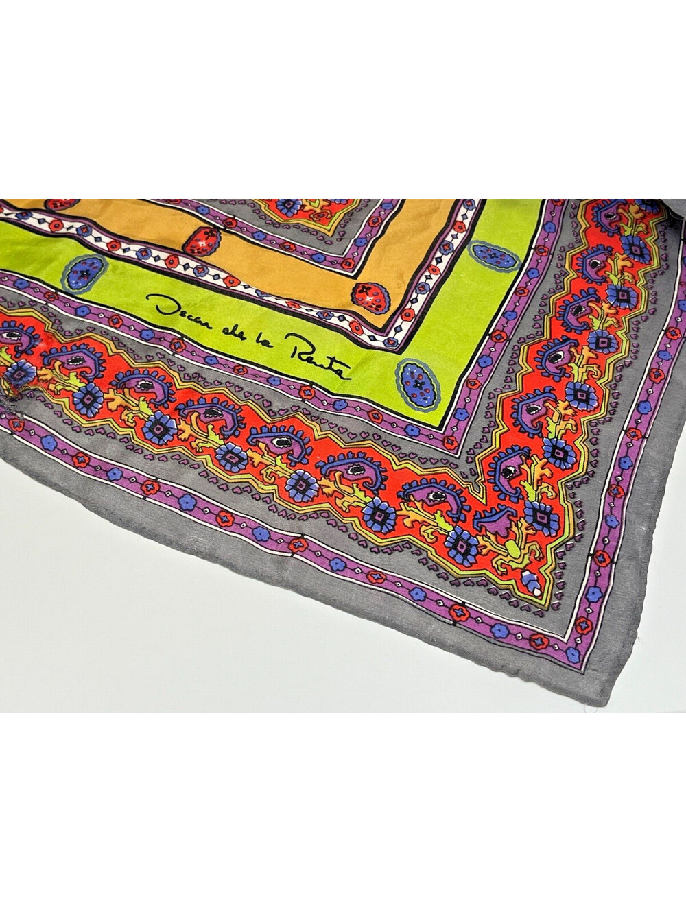 Oscar de la Renta 100% Silk Scarf - Made in Japan - 20in x 20in